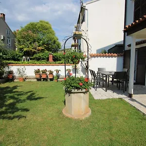 https://apartment-sunny-garden.in-istria.net